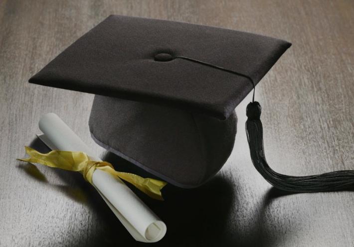 12年前，武汉医学博士11天5次捐精意外猝死，机构：我们只赔8.8万