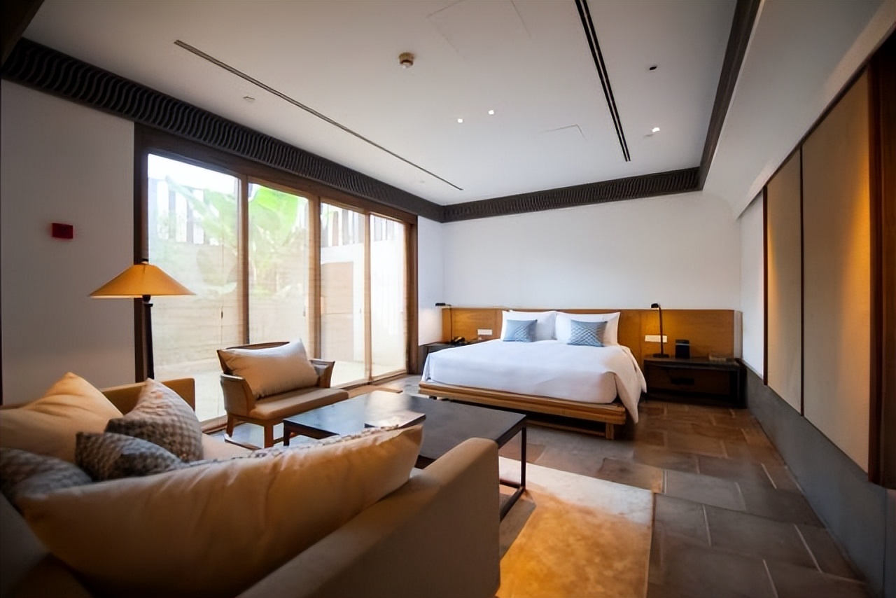 80后女孩挑战禁欲生活：每月300元长住酒店，尽享无拘束奇妙体验