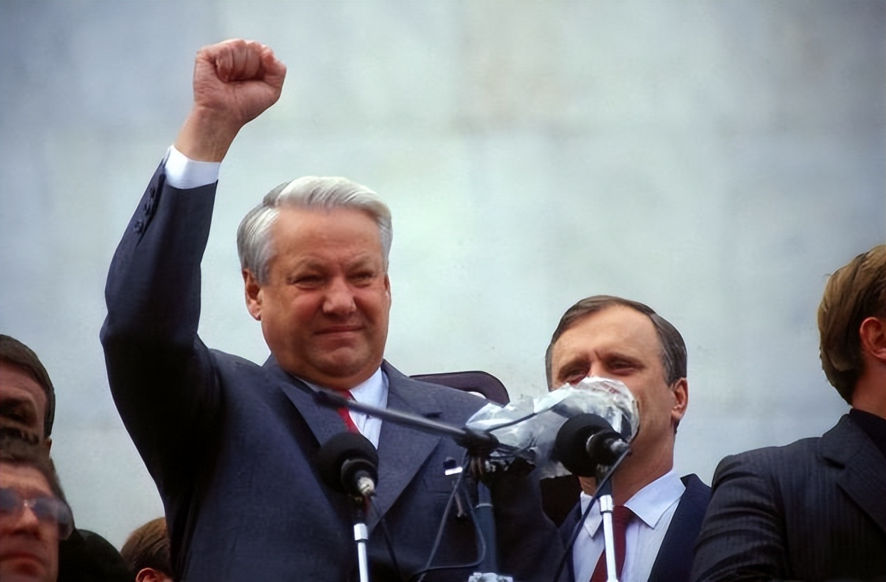 普京个人收入来源,普京每月收入多少