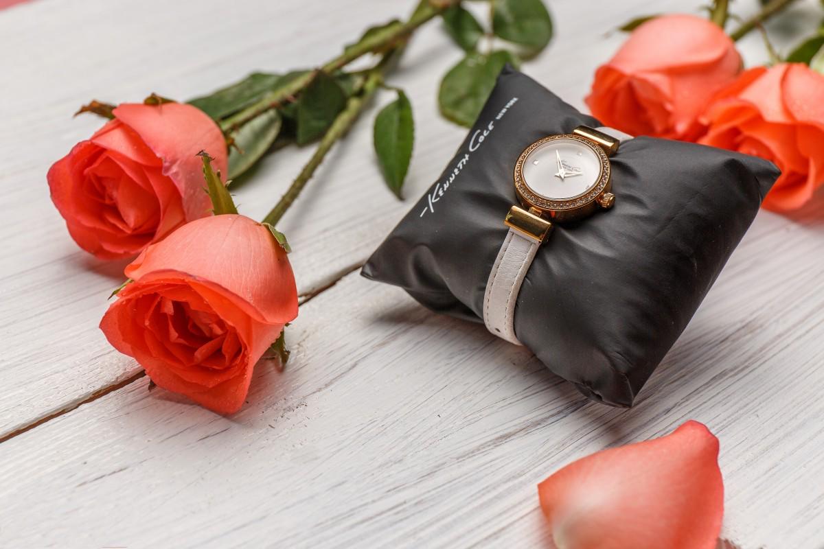 准女婿春节送礼要不要给压岁钱,春节送礼送几样合适有讲究吗