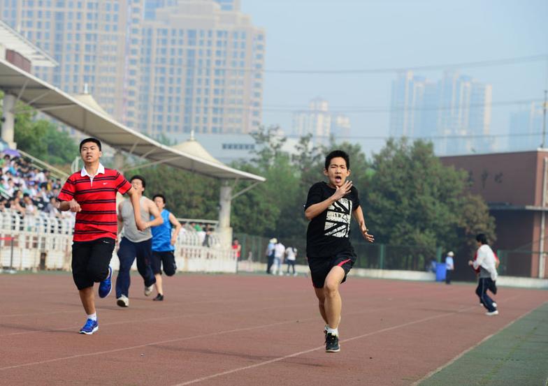 体育老师公认“省力”跑步法,3个技巧轻松到终点,学生提前了解