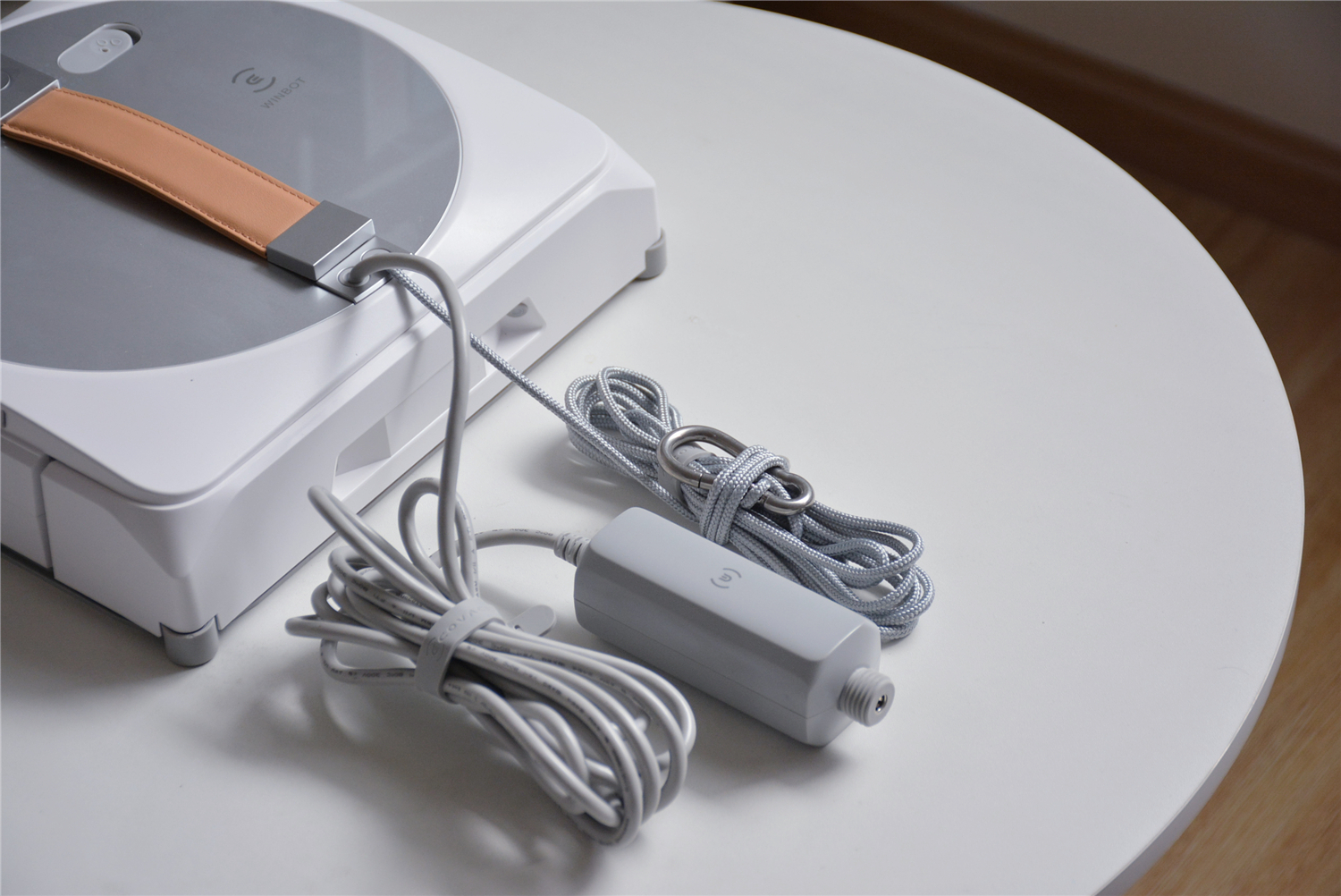 科沃斯擦窗教程,双向自动喷水擦玻璃