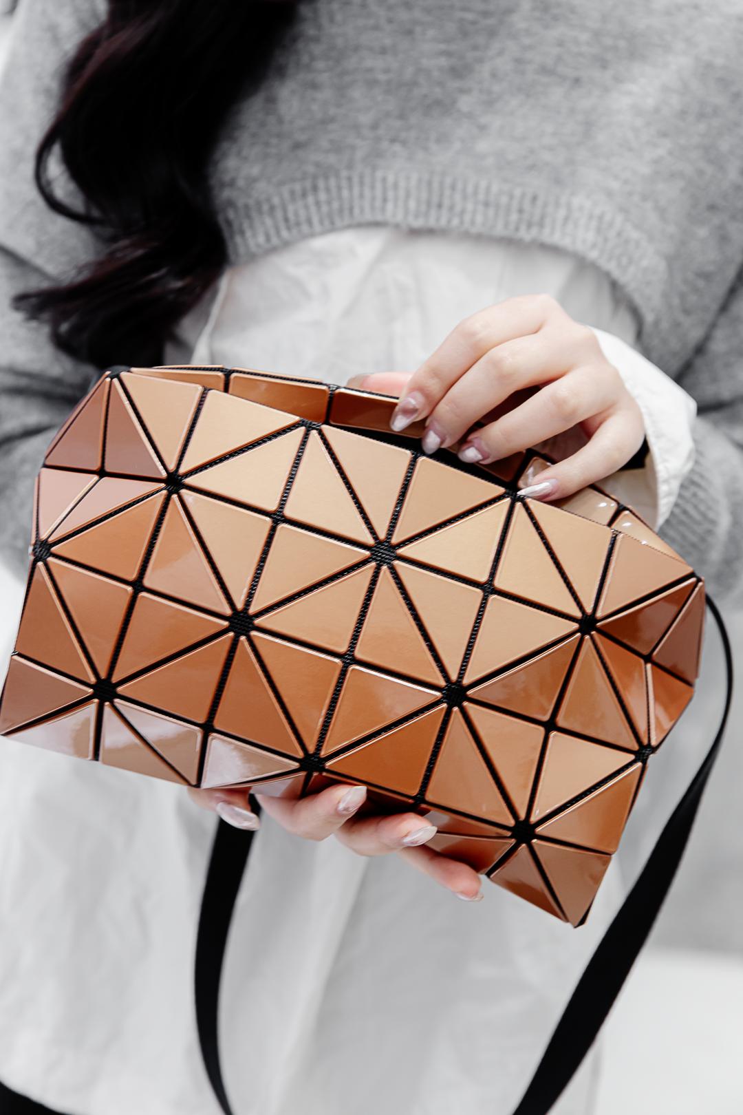 三宅一生包包香港店地址,广州有三宅一生包专柜吗