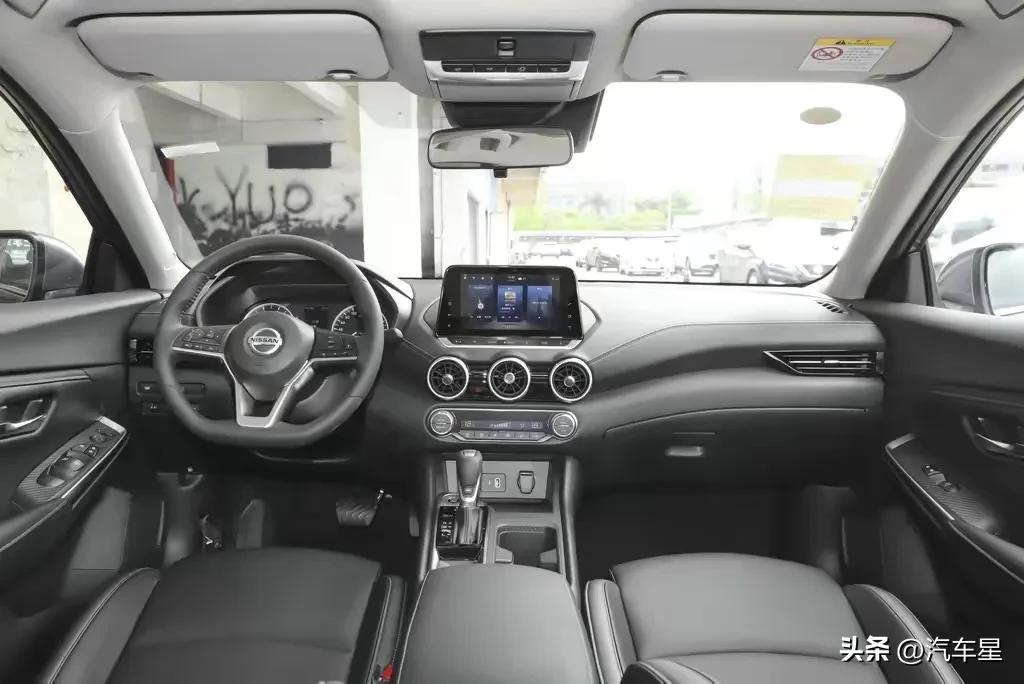 丰田雷凌对比日产轩逸,雷凌1.2t和14代轩逸经典哪个值得买