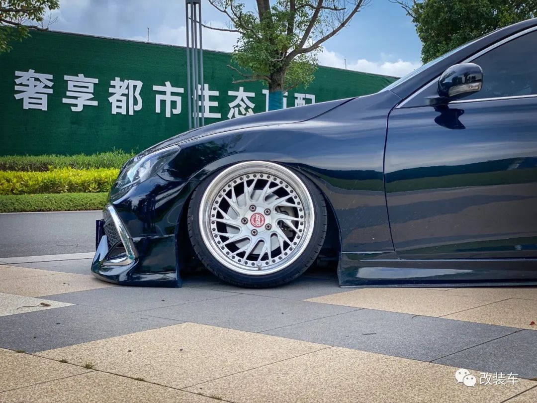 丰田锐志改低趴真实图片,丰田锐志低姿态改装的价格表