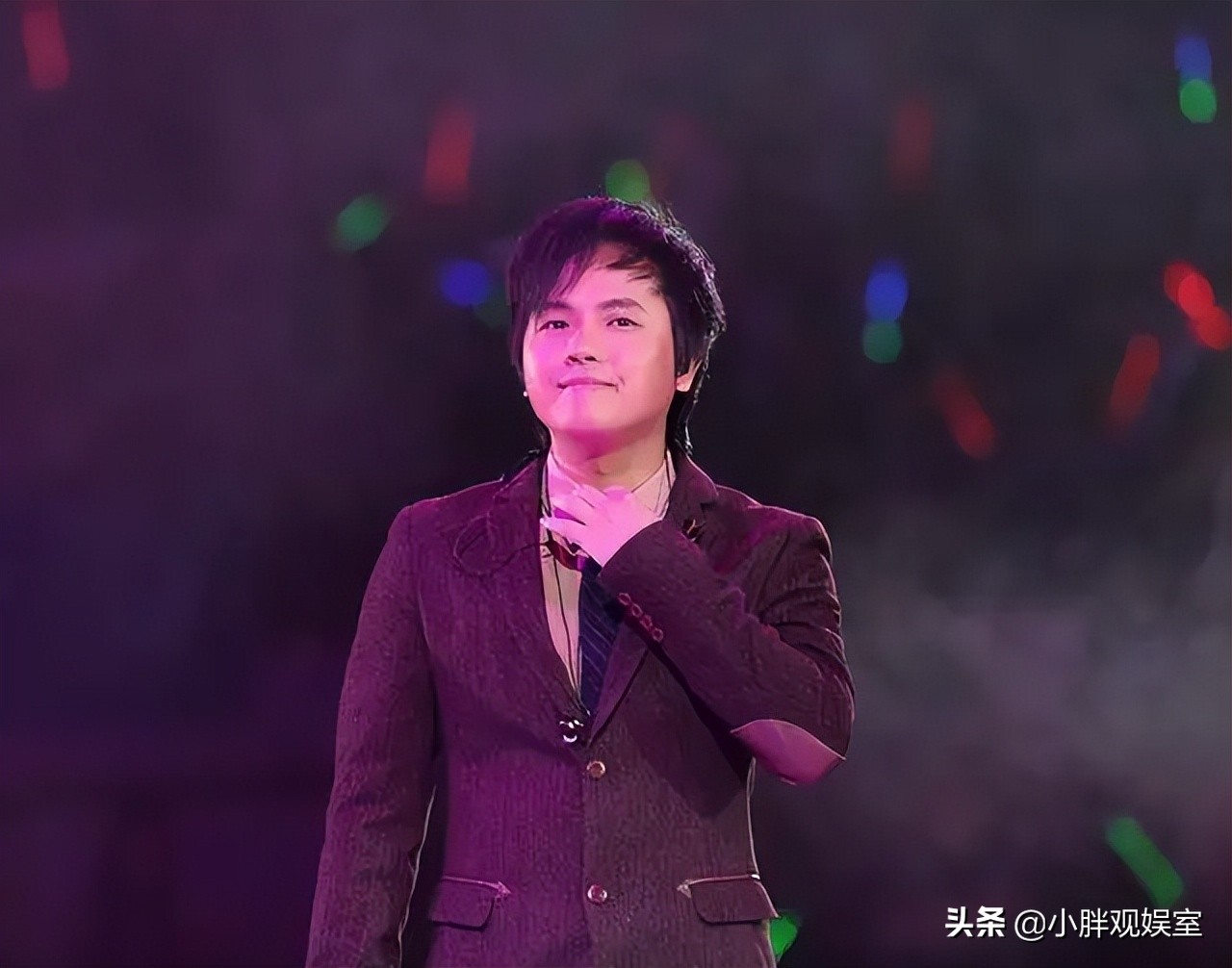 红遍全国的情歌王子郑源,22岁凭借一首歌赚上亿