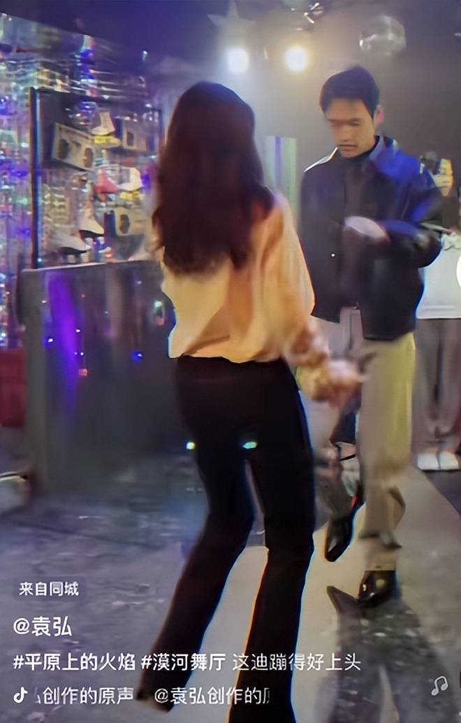 41岁刘涛晒长发美照,40岁刘涛惊艳视频