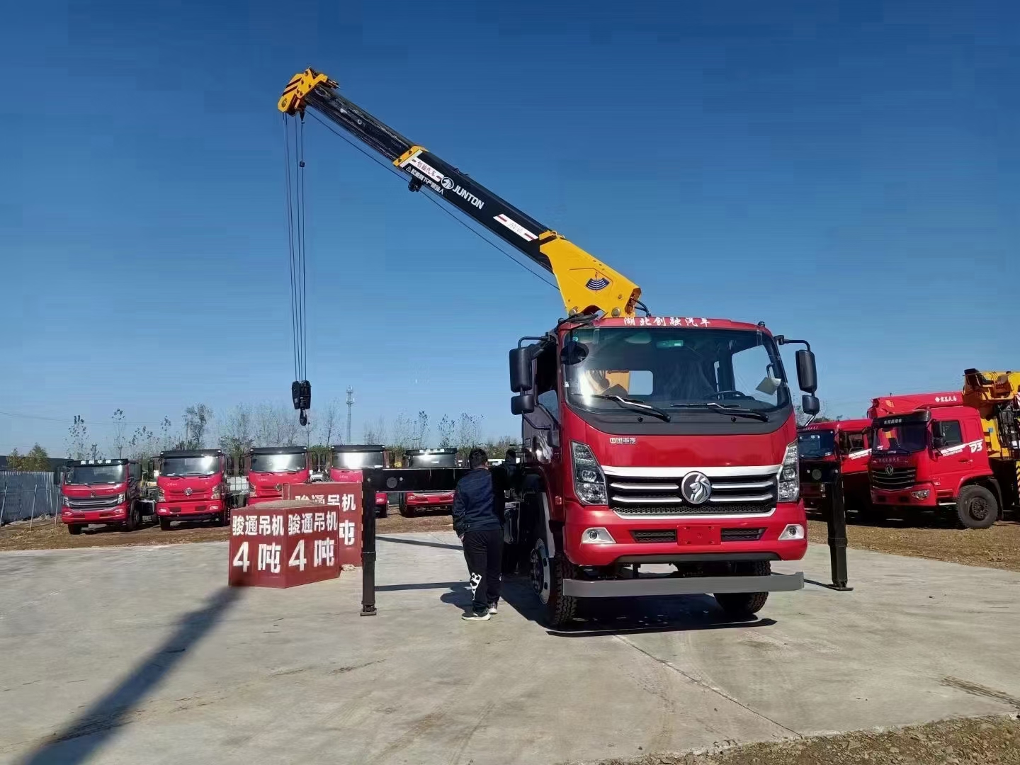 正规的随车吊厂家汽车起重机生产商在哪里？