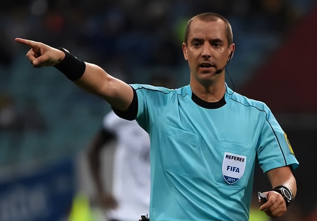 跑不掉！中国足坛扫黑再起波澜，曝国际级裁判被拷走，身份引热议