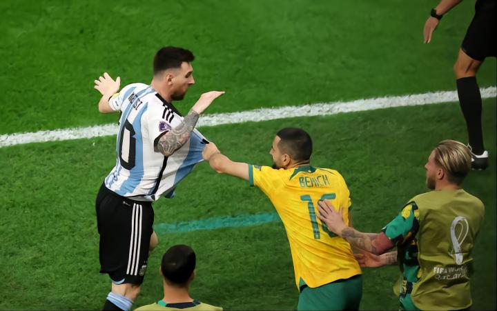 梅西凭一己之力拉高了球王的门槛,梅西当之无愧的新一代球王