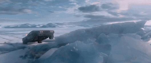 爽麻了！尺度美女全程飙车，它一回归，全球影迷都得高潮…