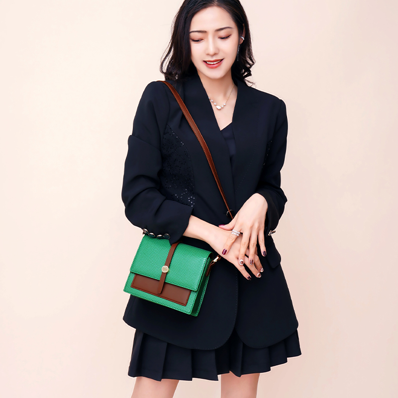 国内首个开创女性“免费换包”品牌-唯聚时代商业模式大揭秘