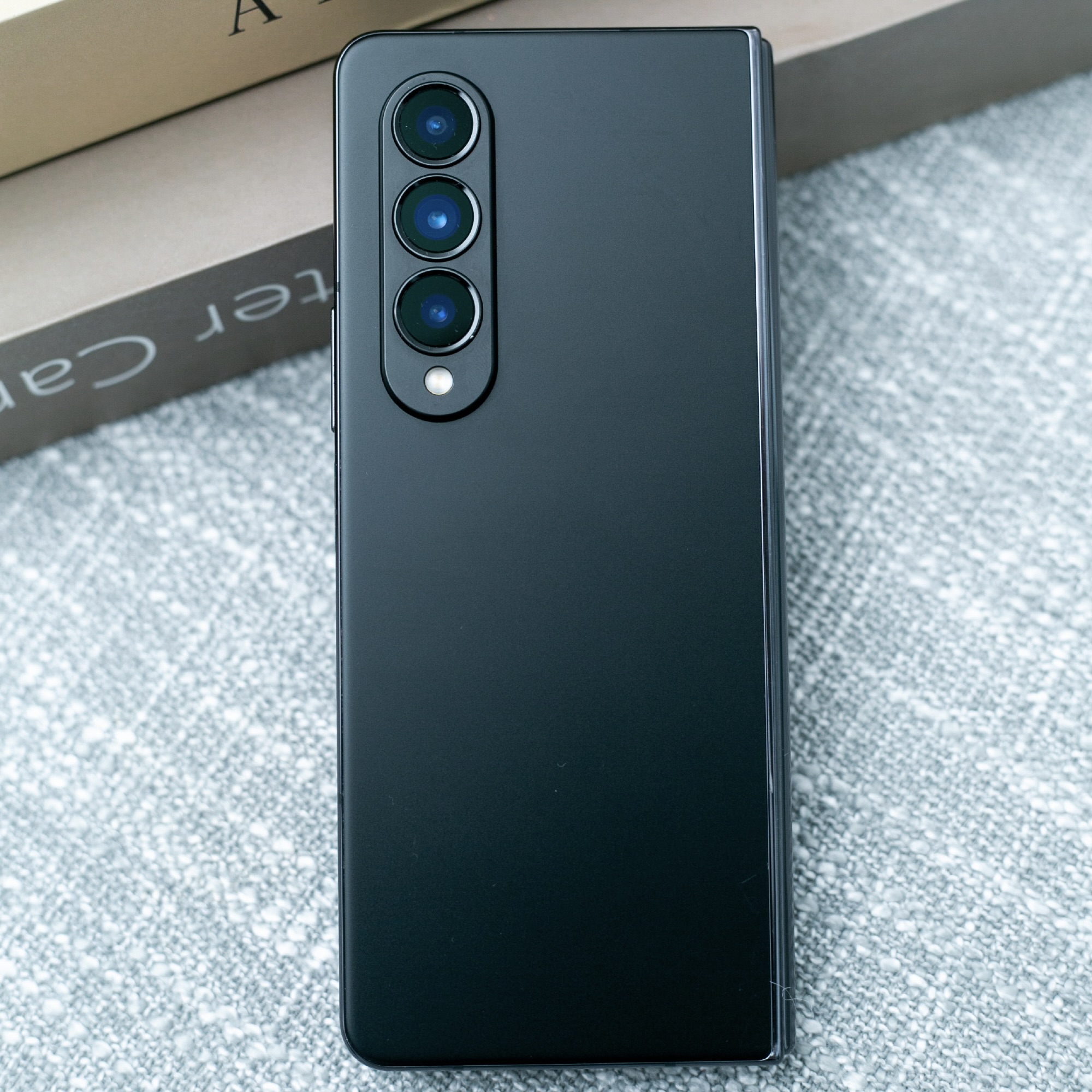 三星翻盖折叠屏手机galaxyzflip,三星galaxyzfold411英寸折叠屏