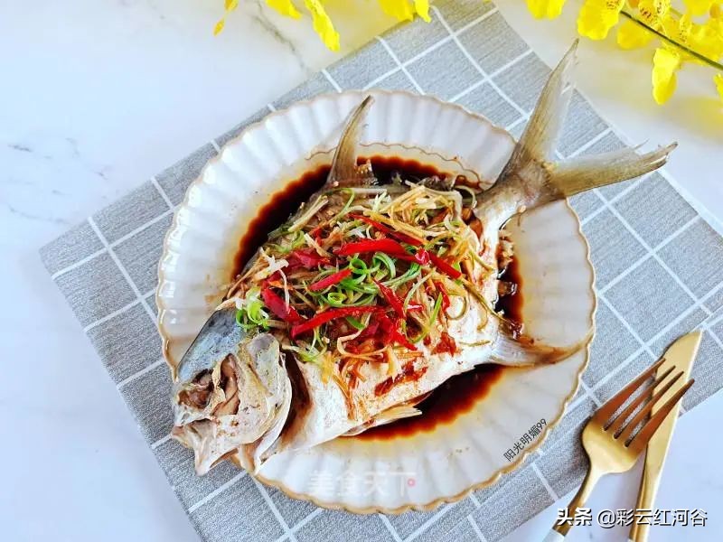 清蒸剁椒金鲳鱼怎么做好吃又简单,清蒸金鲳鱼腥味大吗
