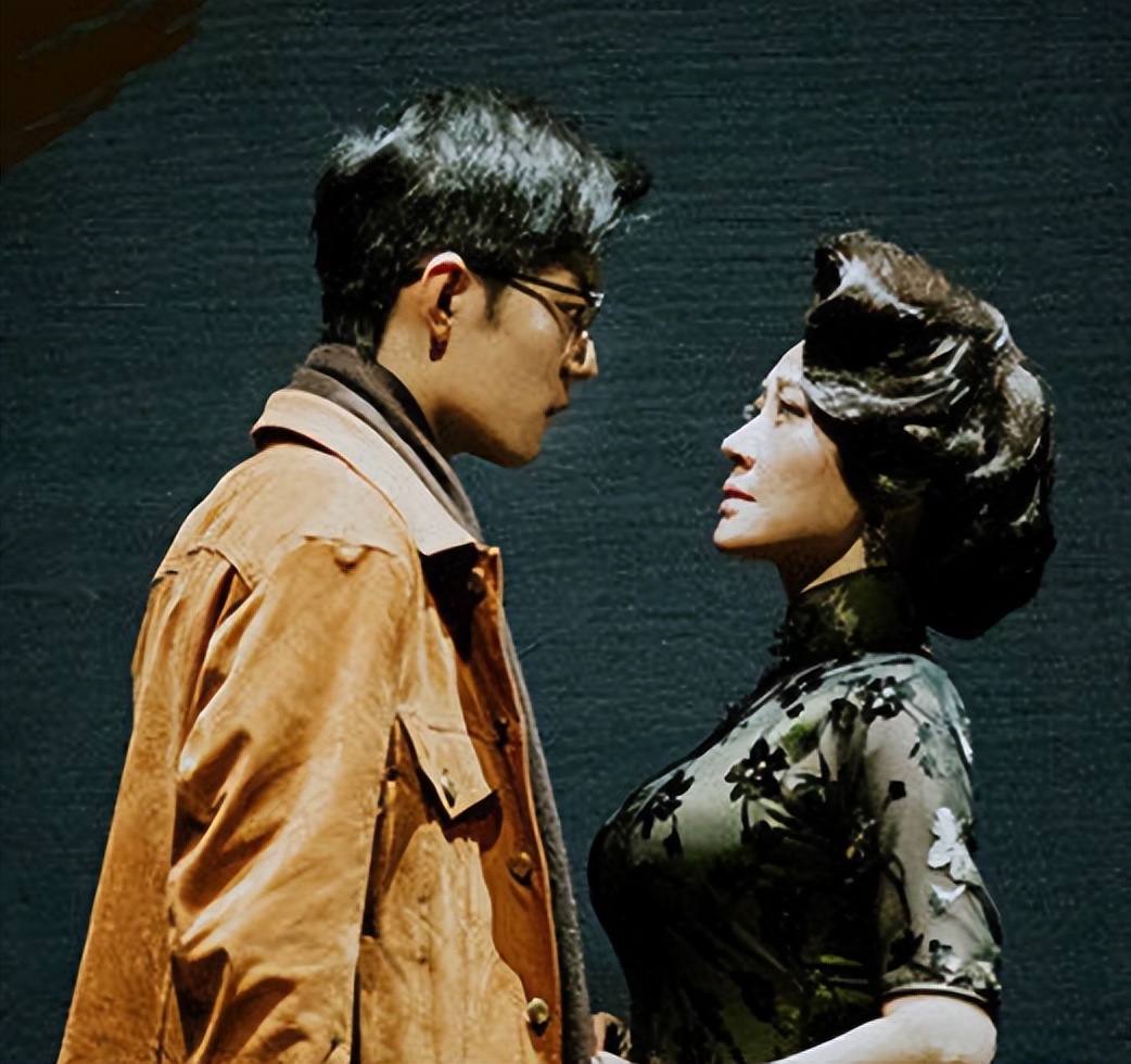 41岁刘涛晒长发美照,40岁刘涛惊艳视频