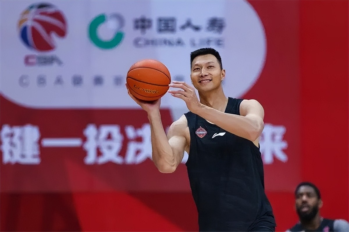 易建联的妻子是谁,易建联和他的妻子有多恩爱