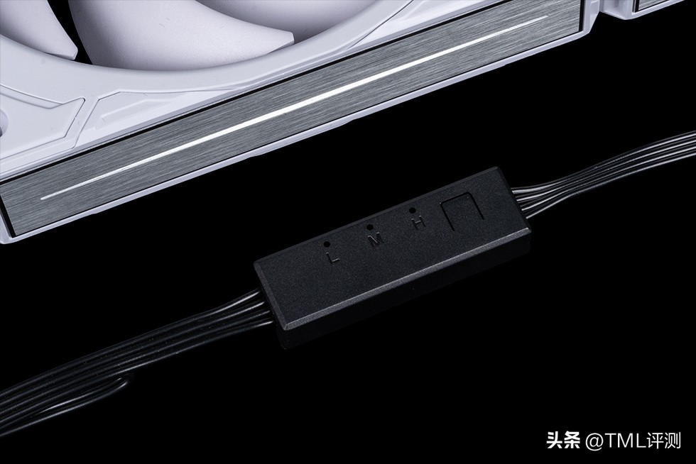 联力新款P28性能风扇,联力v2风扇