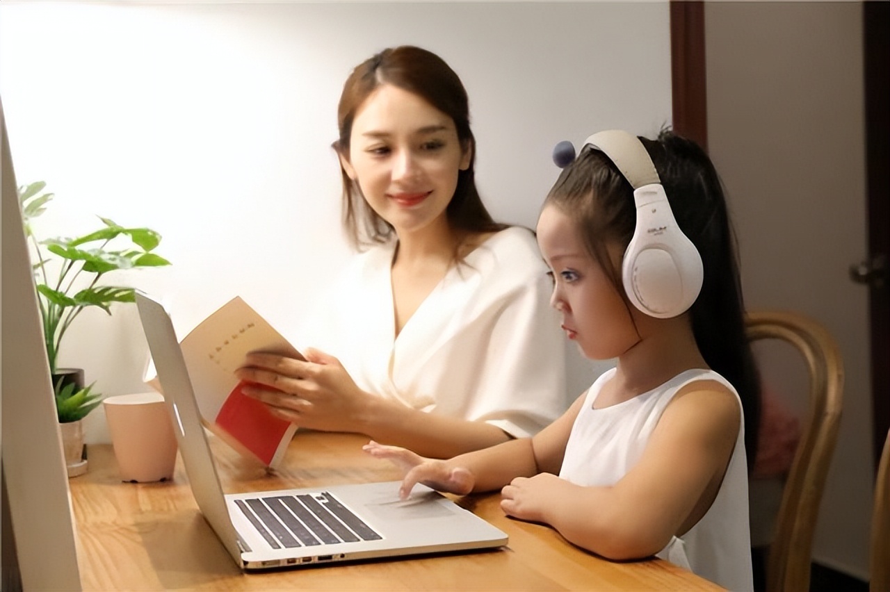 朋友圈晒娃对人际的影响,朋友圈晒娃点赞是相互的