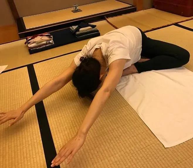 瑜伽初学在家练生活小技巧,瑜伽初学在家练的方法