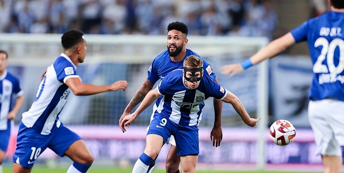 1-1，天津津门虎的低级失误引发争议，球迷：中超现在太业余了？