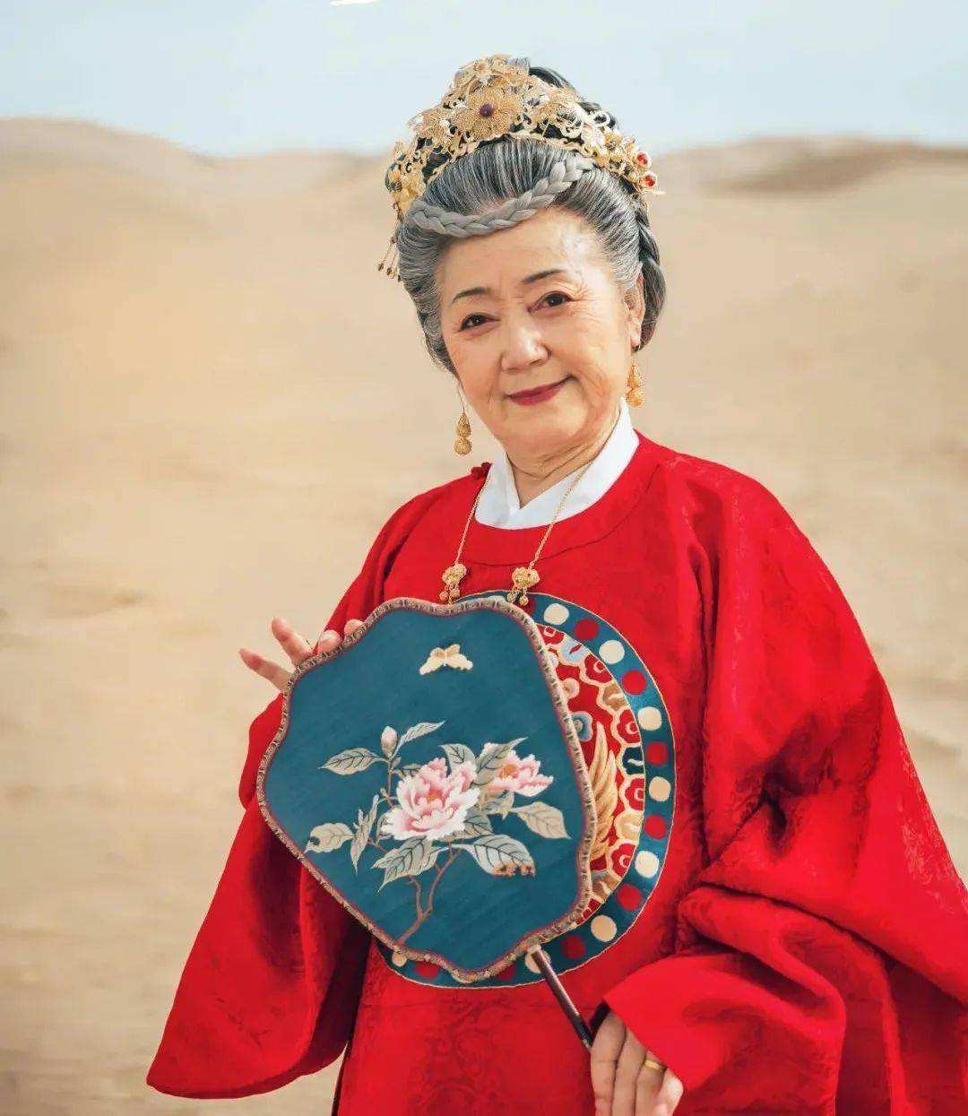 五六十岁老人怎么穿搭,六七十岁的老年人怎样穿搭时尚