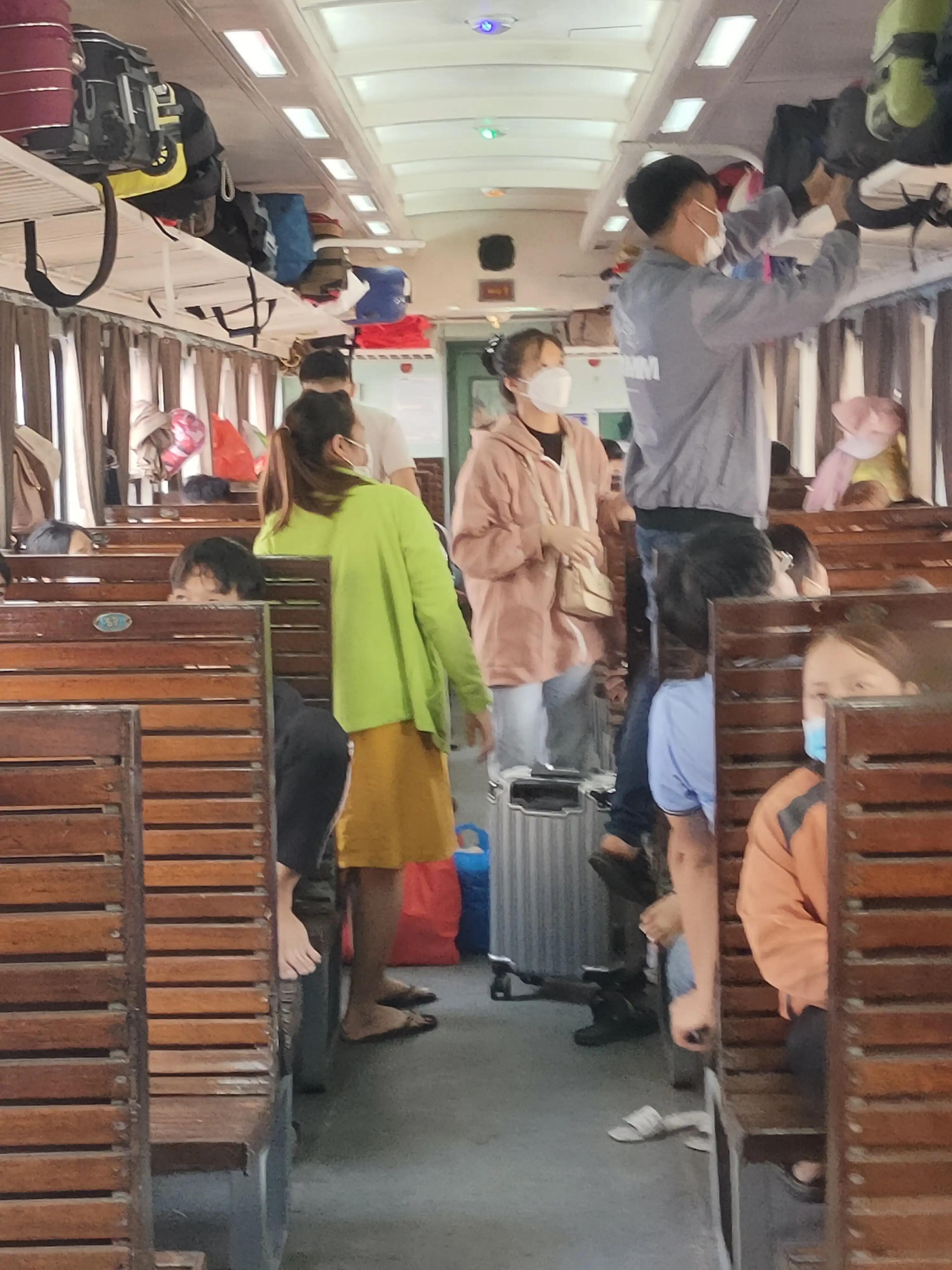 越南人坐老挝火车,越南火车乘坐体验