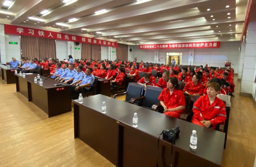 禁毒宣传进企业筑牢人生防火墙,春风利剑在行动禁毒宣传进企业