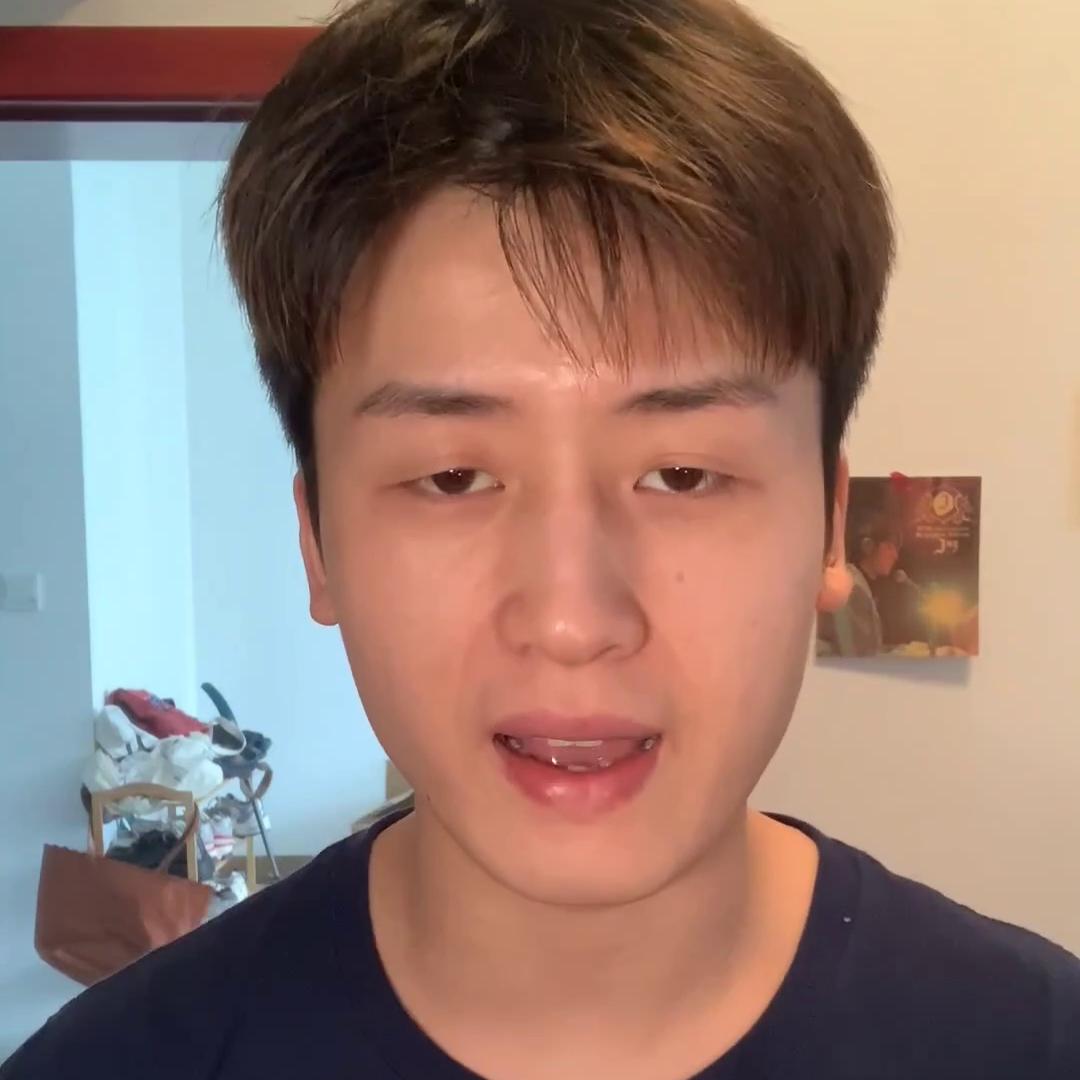 喷走紫外线，喷走黑色素#酸菜日记#根据真实故事改编#1...