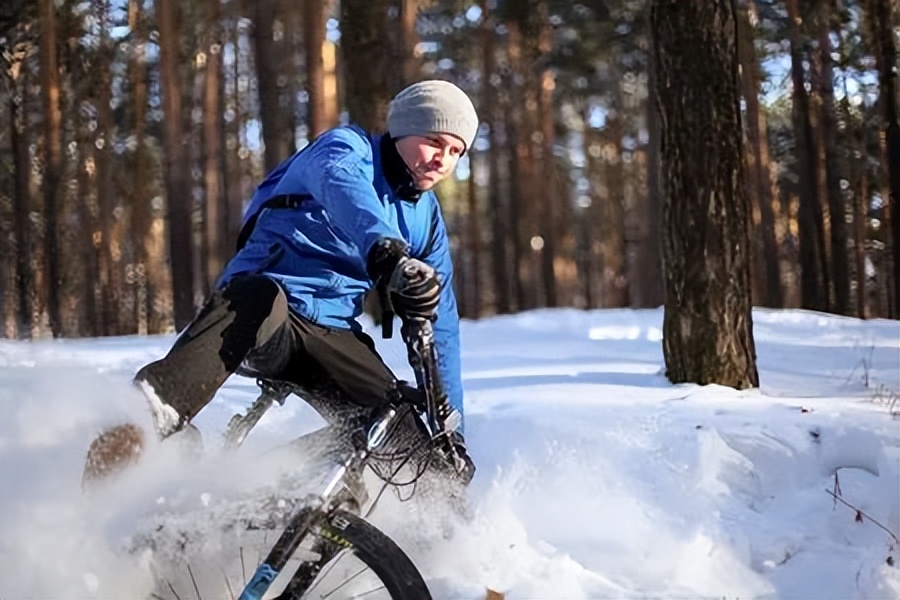骑车大腿抽筋是什么症状,骑车抽筋怎么拉伸