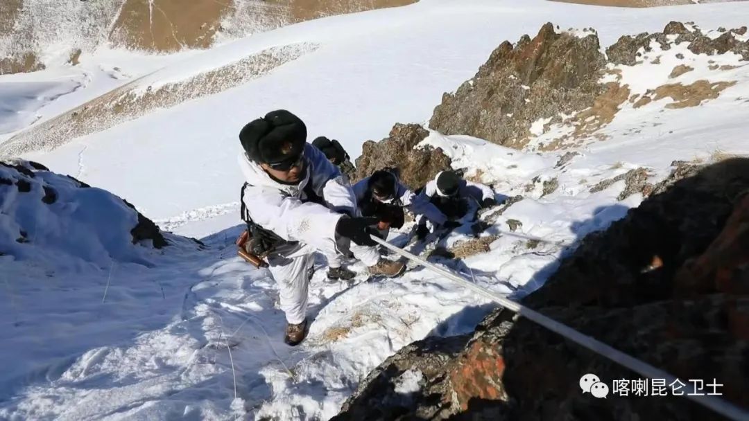 边疆兵记者,有请边防军人走上舞台