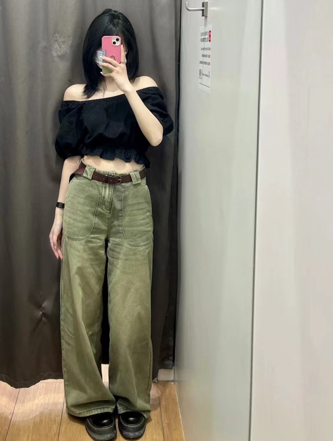 短肥上衣怎么搭配下装图片,宽松秋季款短上衣如何搭下装