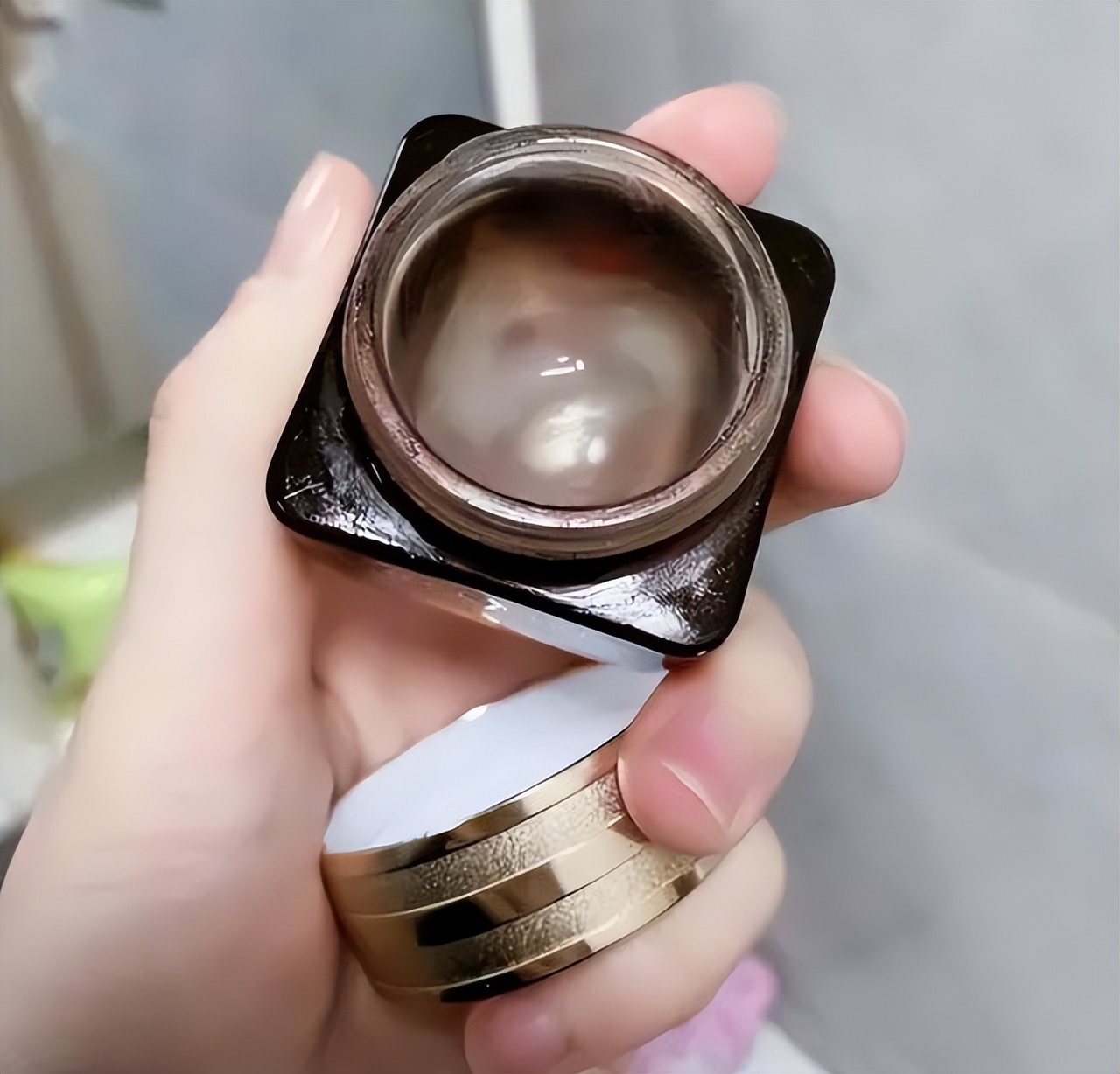 哪款眼霜能与兰蔻相媲美,国货抗皱眼霜35岁以上测评