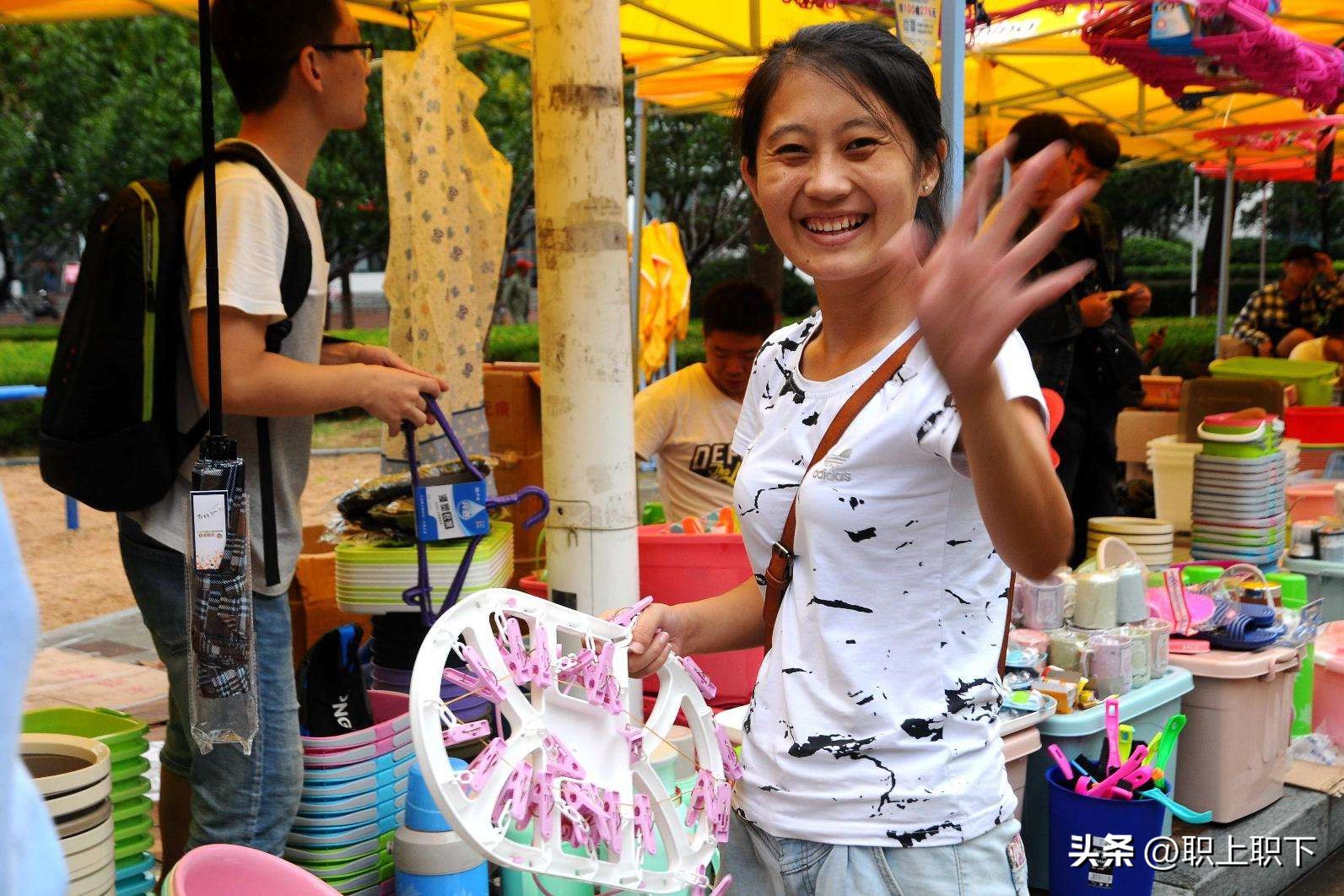 农村小伙做这个副业赚了3万块钱,农村小伙日赚千元的生意经历