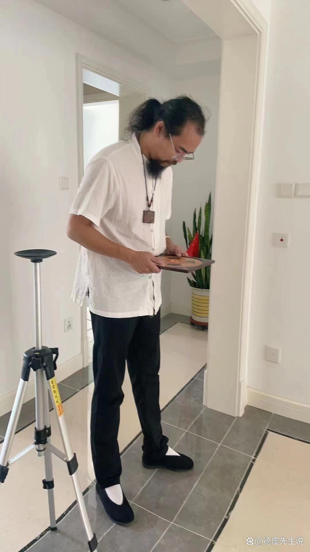 房子的窗户朝着东面应该建到哪里,房子的窗户朝东南风水好吗