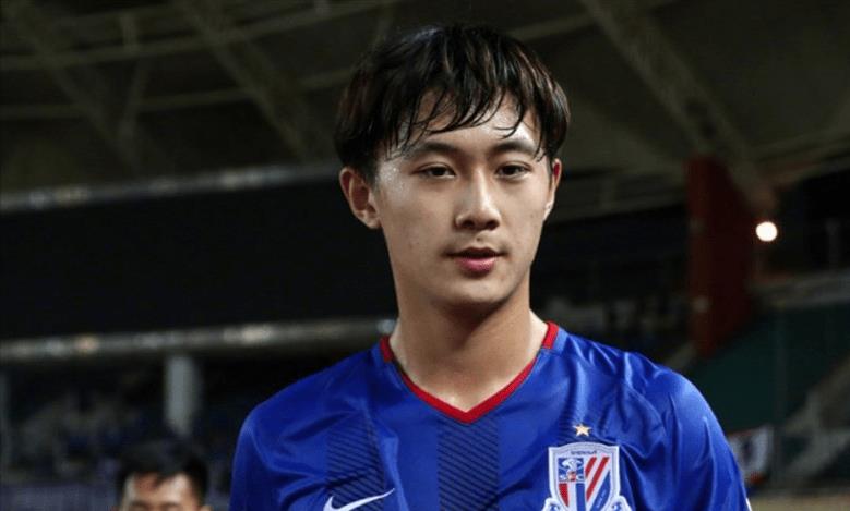 蒋圣龙100米,足球队员蒋圣龙身高