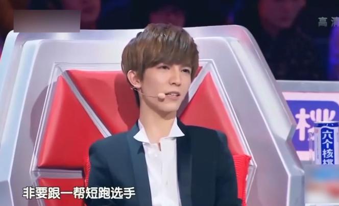 “明星针锋相对”：杨丽萍对金星当众拍桌，冯小刚让成龙下不来台