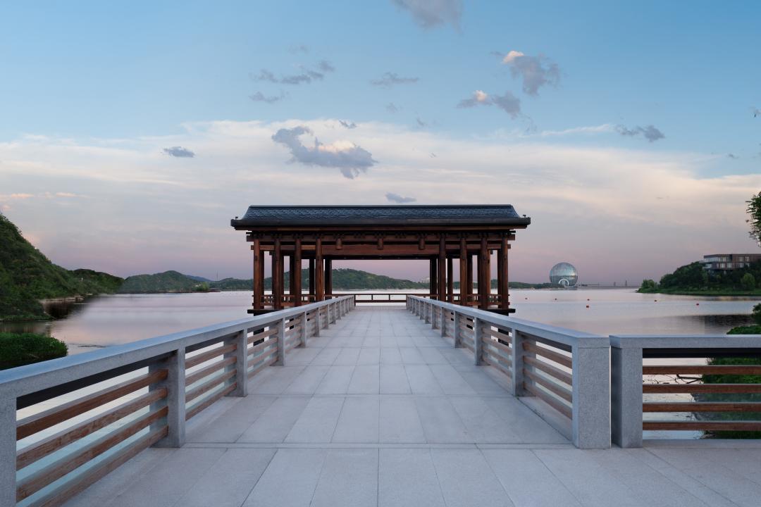 雁柏山庄的夜景,雁柏山庄远景