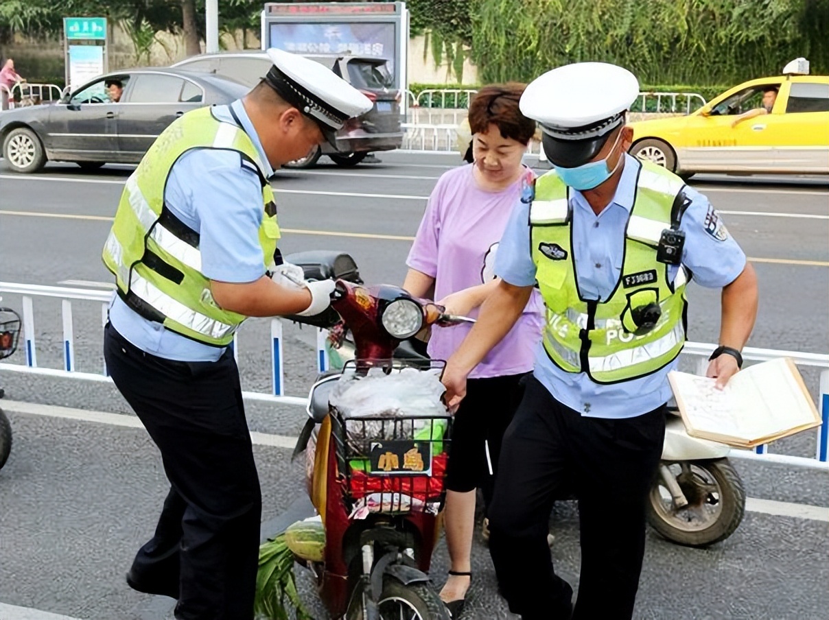 超标电动车自行车需要驾驶证吗,电动自行车违法载人要罚款吗