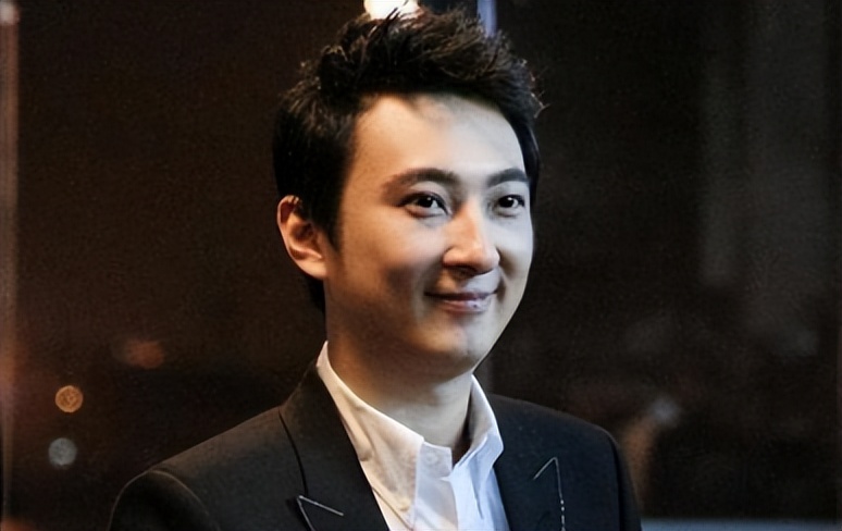 国民女神高圆圆:插足袁泉感情,王一博背后金主,屡被公公刁难