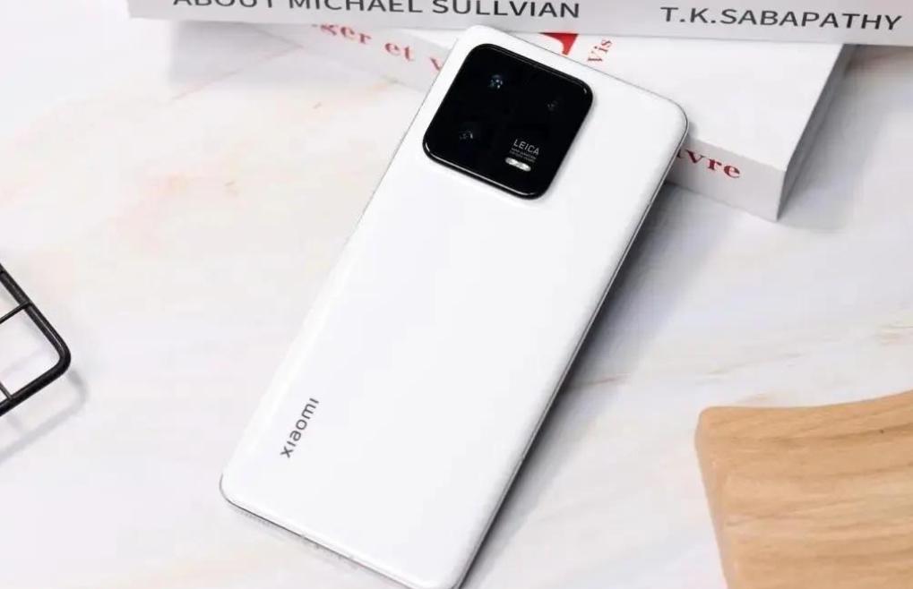 小米14pro3.2倍光学变焦,小米14性能和苹果对比