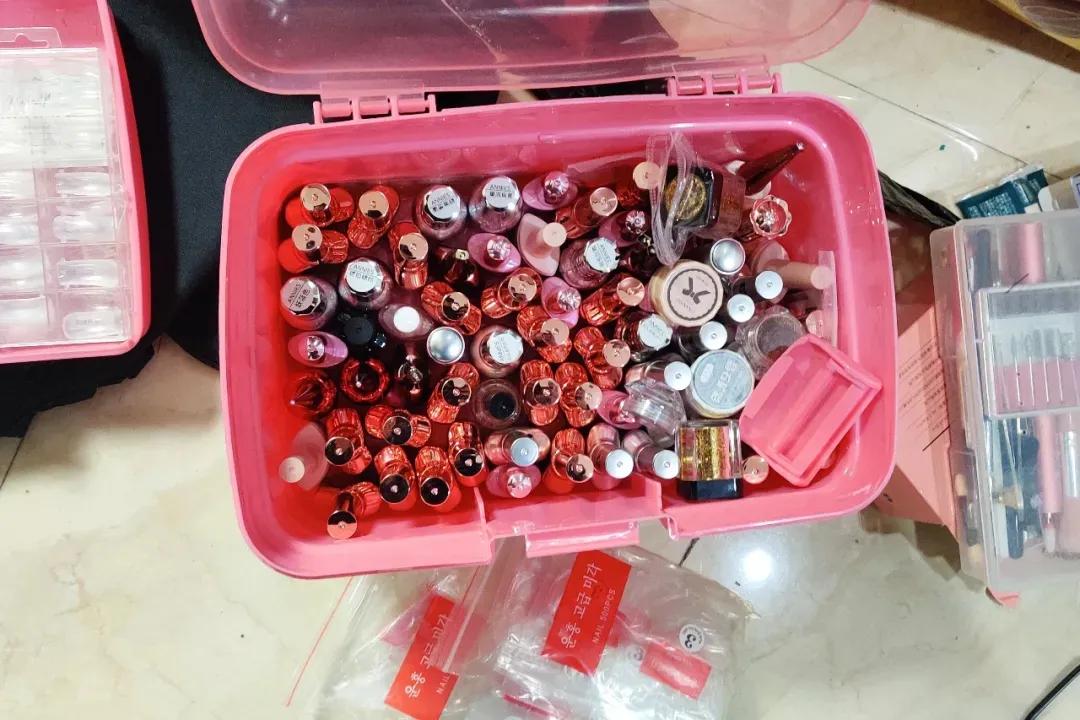 女售货员16个月偷走老板538万块钱,女售货员16个月偷走老板538万