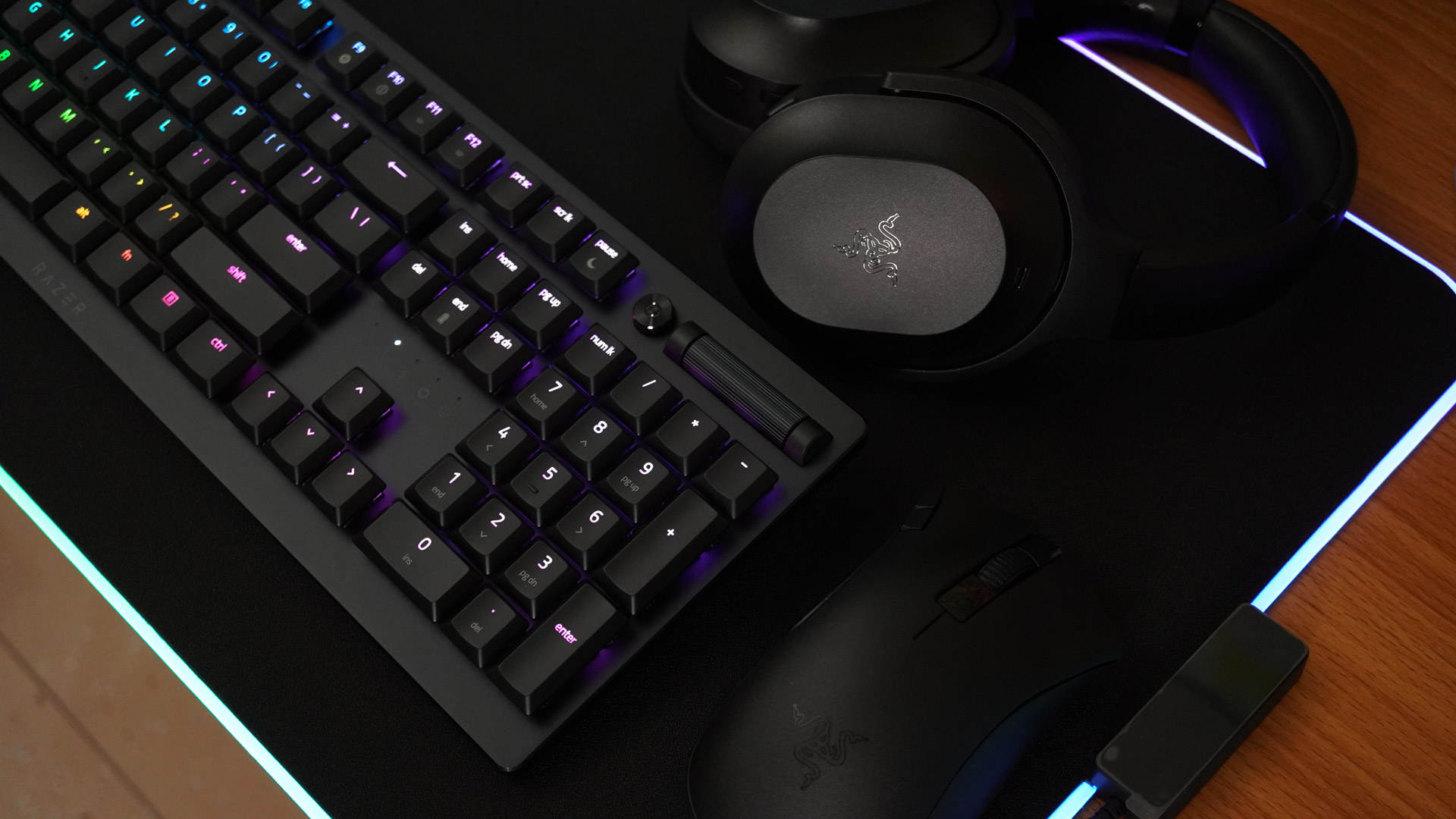 雷蛇重装甲虫幻彩版测评,razer雷蛇凌甲虫幻彩鼠标垫