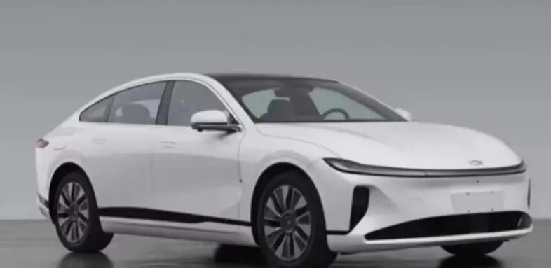 疯狂蹭车!女同事清凉诱惑,我竟陷入两难境地!