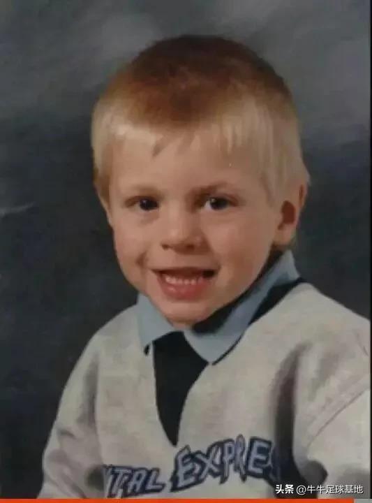 足球明星年轻与现在照片对比,足球明星小时候纪录片