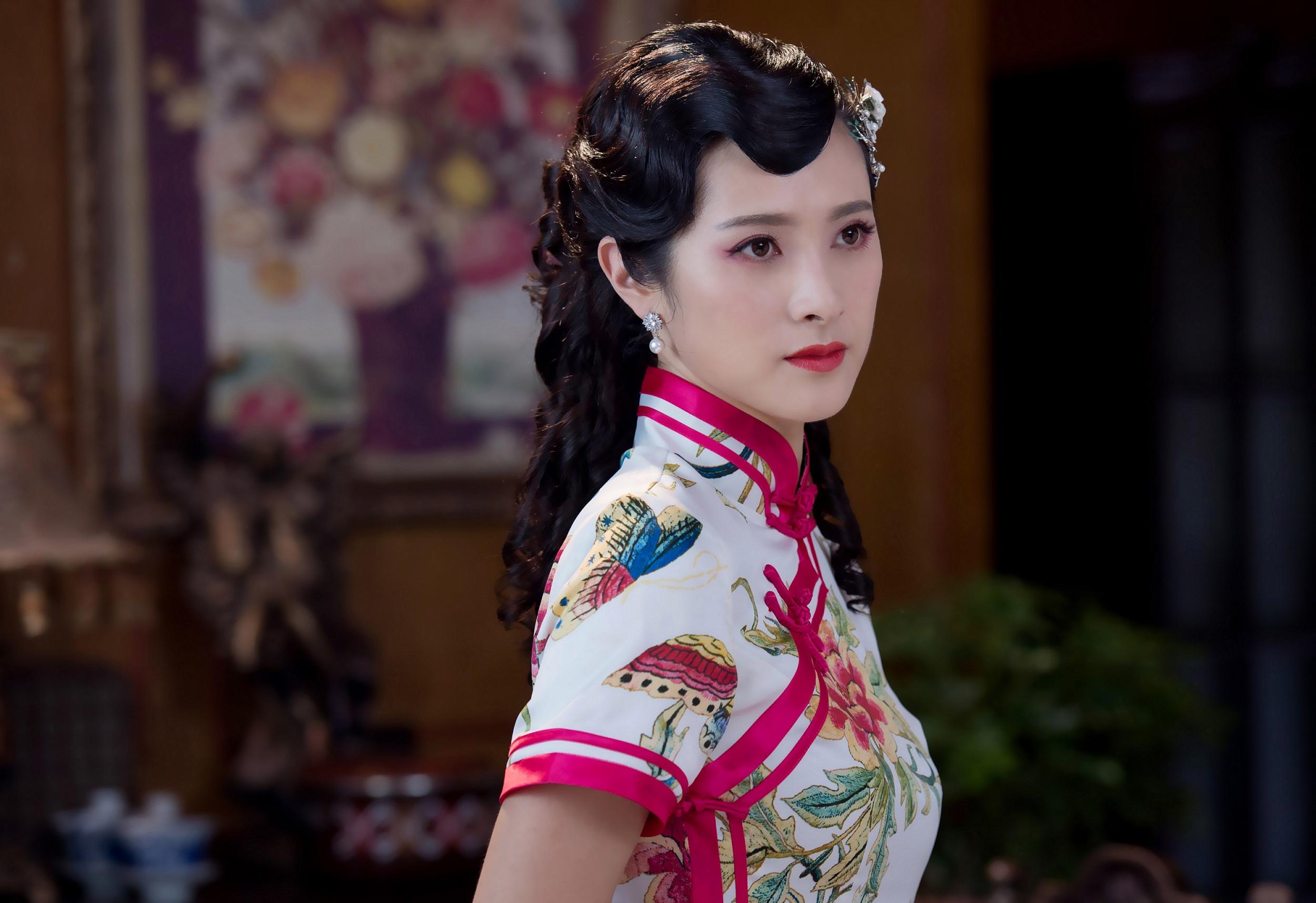 江珊爆料靳东,靳东李佳江珊合影照片