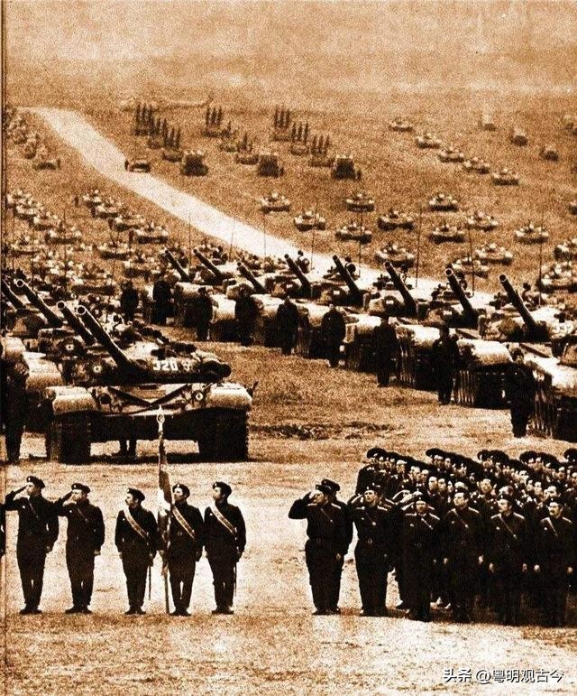 一架飞机花12亿美元，被外国轮着坑，印度是如何成为*火军**韭菜的？