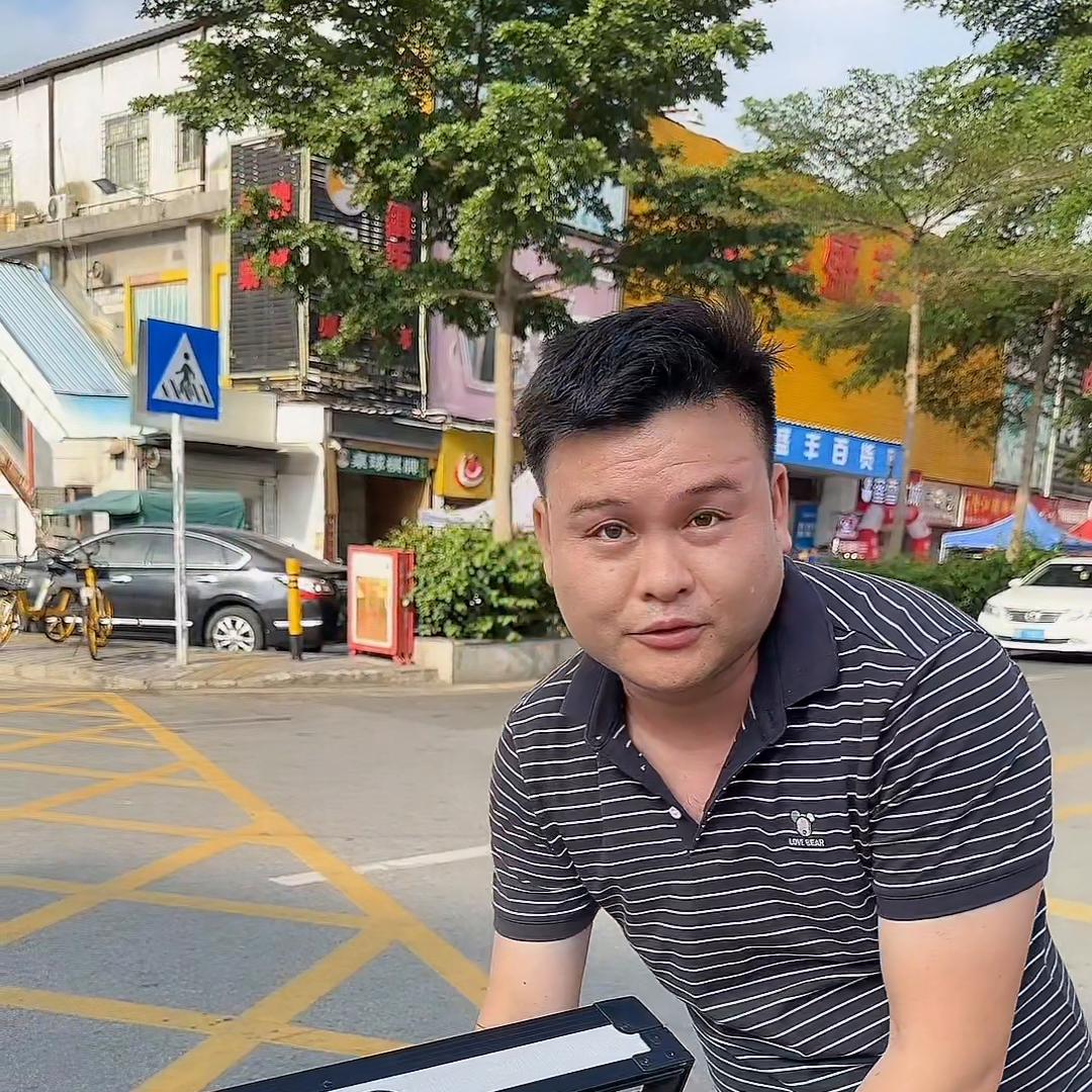 现在摆地摊贴膜赚钱吗,摆摊贴膜一晚能赚多少