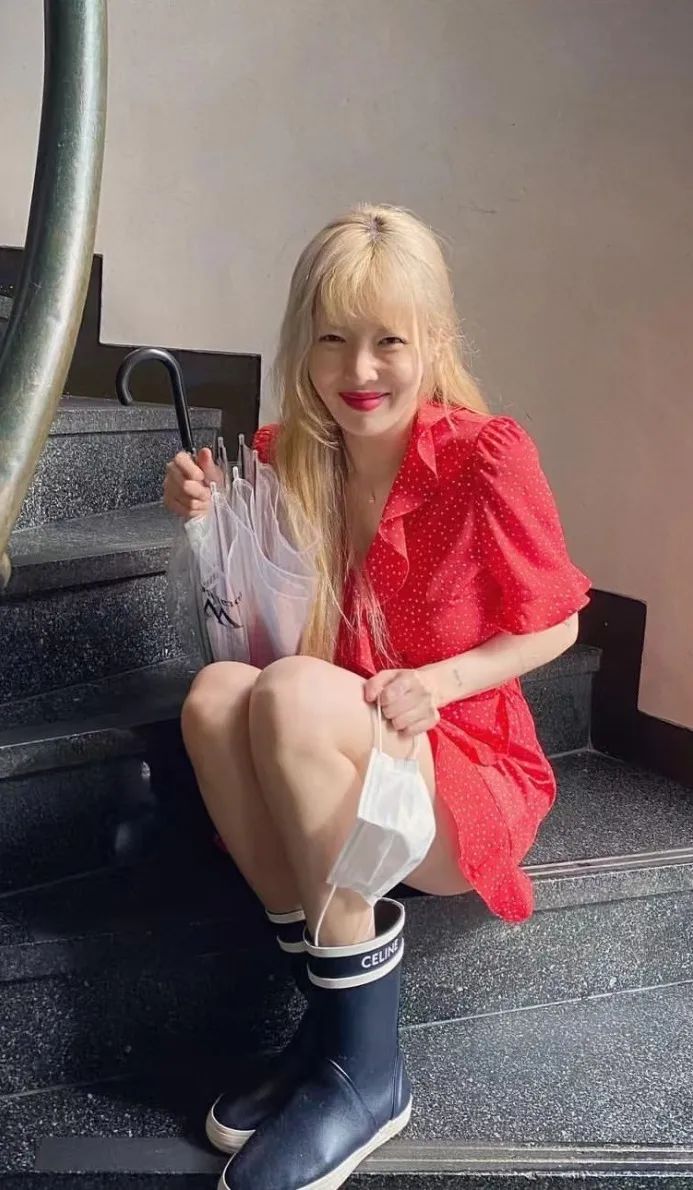 jennie最新编发,jennie同款彩带编发教程