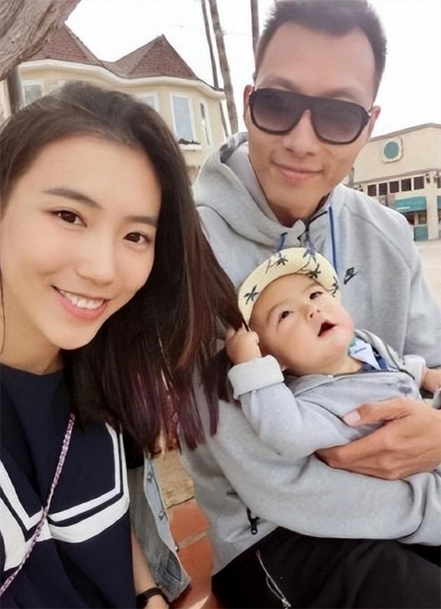 易建联和荆灵婚礼,易建联和荆灵爱情故事