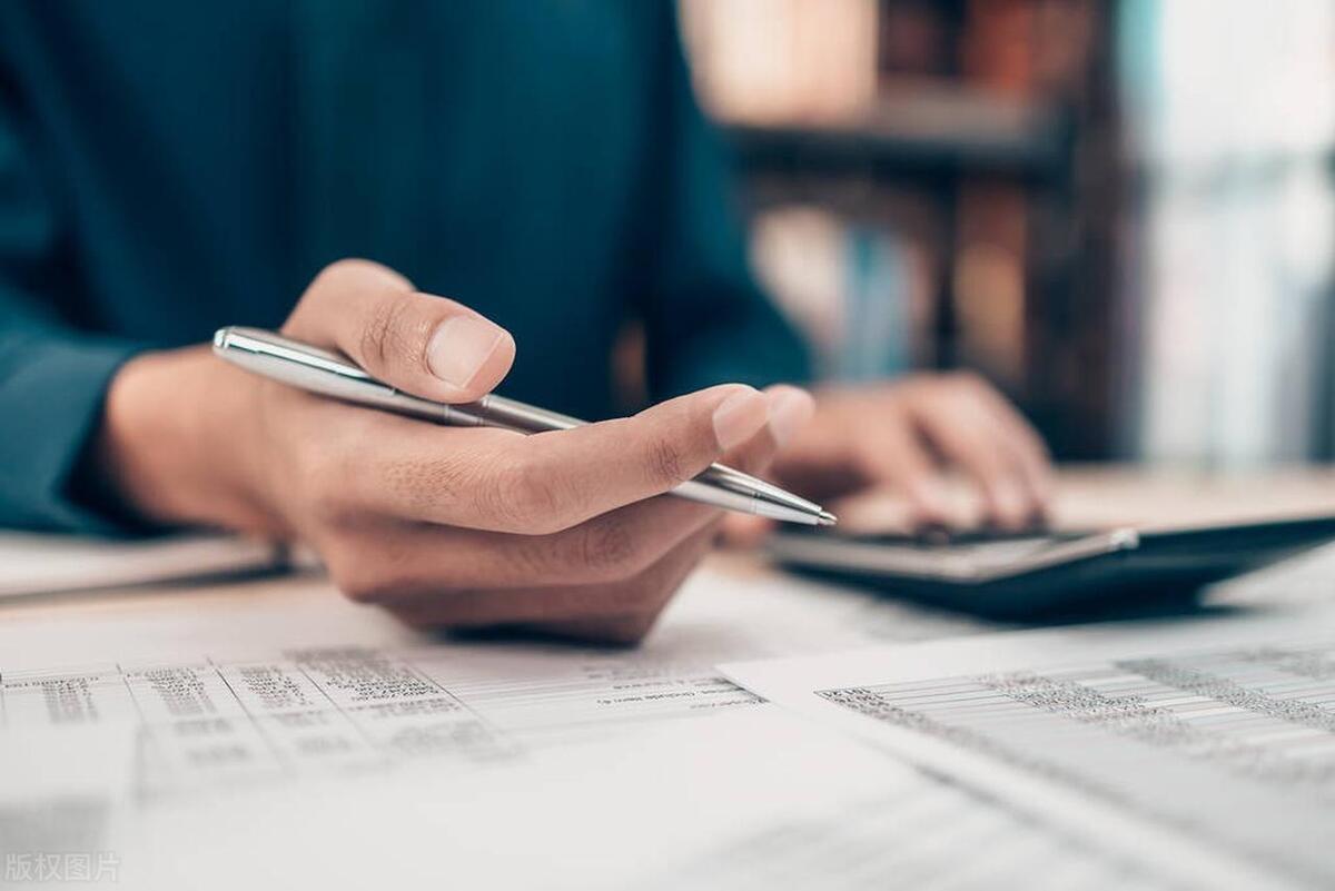 高考专业选择与十年后就业前景,高考选什么专业容易就业工资高